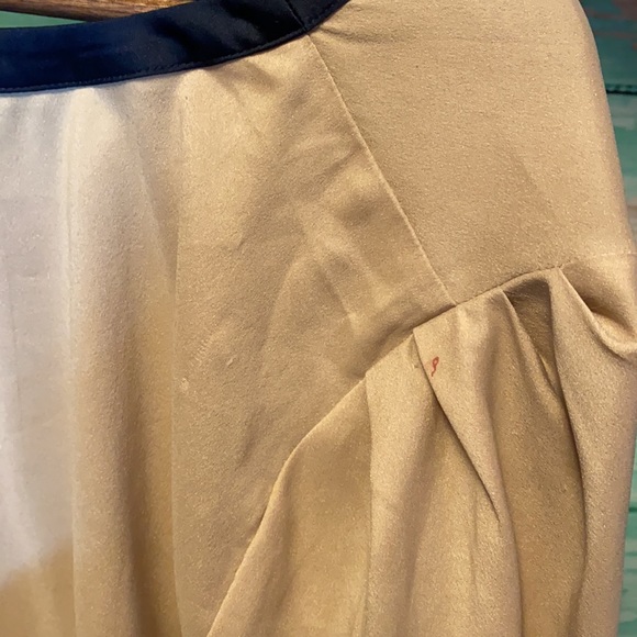 Ladies Ann Taylor Blouse - Picture 3 of 4